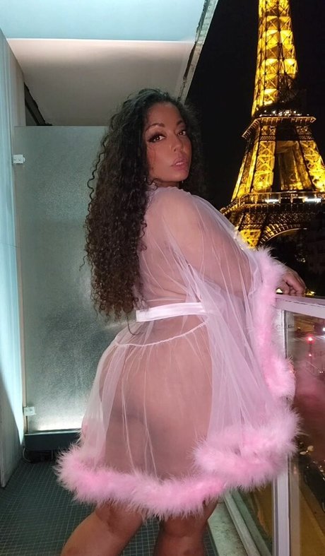 Scarlet SpyderQueen onlyfans strip