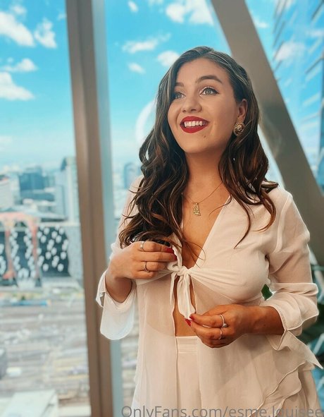 Esme Louise James leak onlyfans