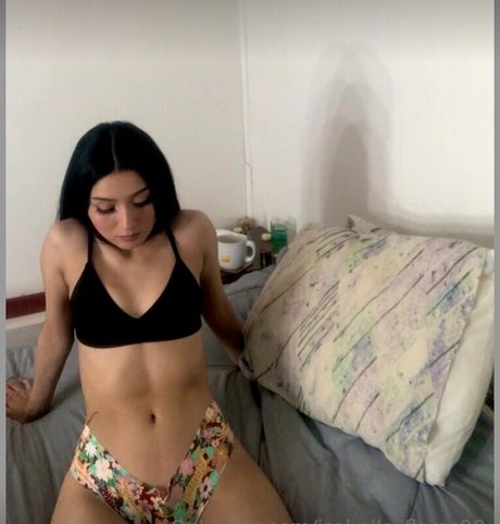 Flores Isabella98 onlyfans naked pics