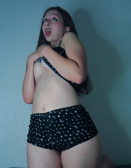 Tsuki Chan only fans photos