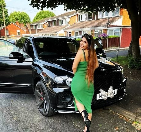 Mizz Ellaa ASMR desnuda onlyfans