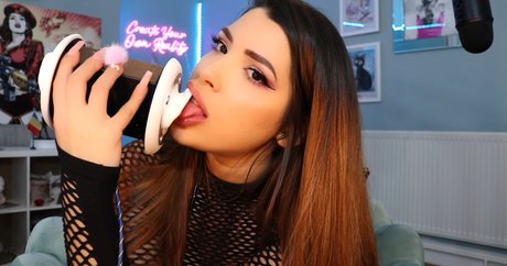 Mizz Ellaa ASMR onlyfans naked leaks