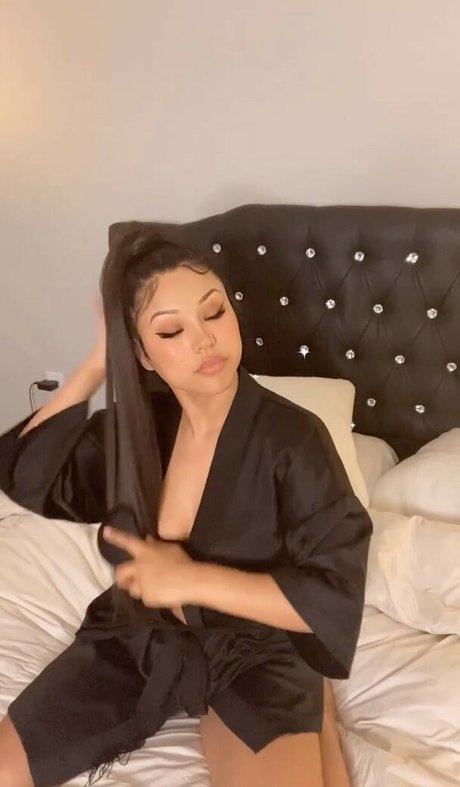 Alisa Nouchi onlyfans photos