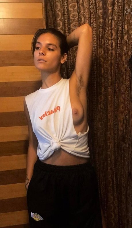 Caitlin Stasey boobs onlyfans