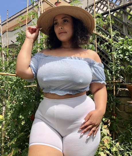 therealnatalie onlyfans naked