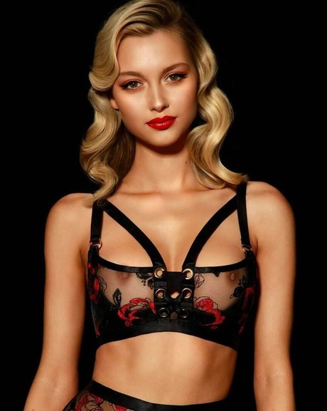 Chloe Avenaim only fans xxx