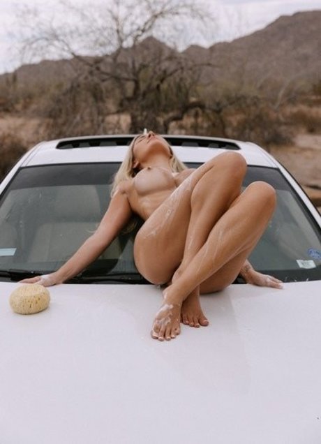 Polina Aura onlyfans naked