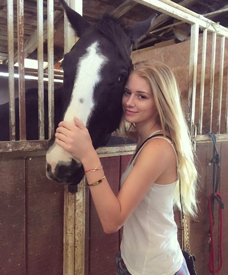 Alena Savostikova leaked porn onlyfans