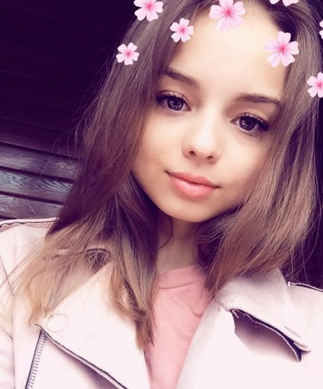 Misss Vikka nude porn onlyfans