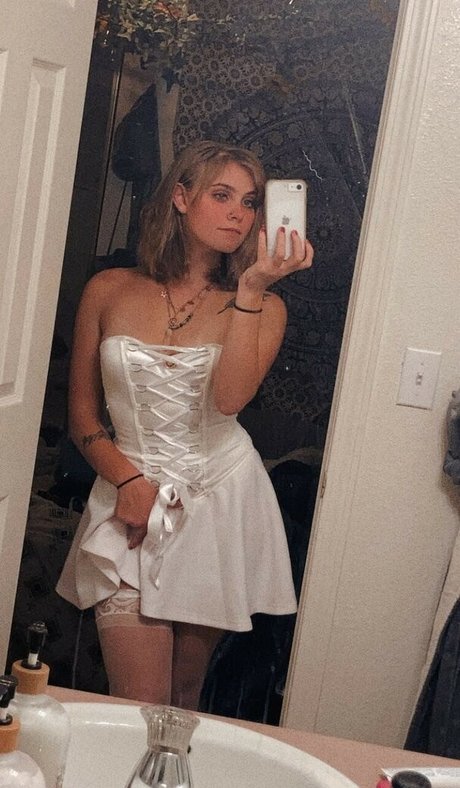 Lydia Anderson onlyfans sexy