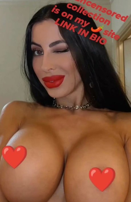 Angelina Bellucci nude only fans