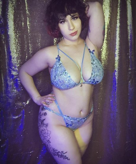 Betty Brash onlyfans leak ass