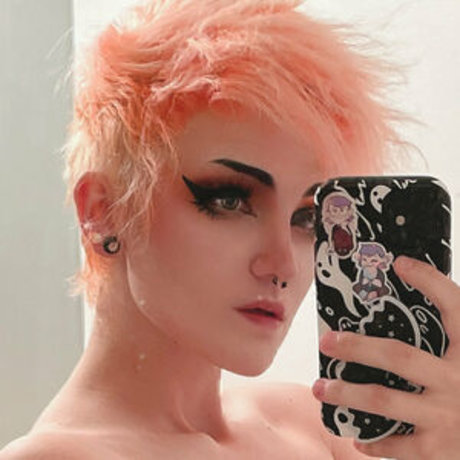 M Blackburn onlyfans leaked tits