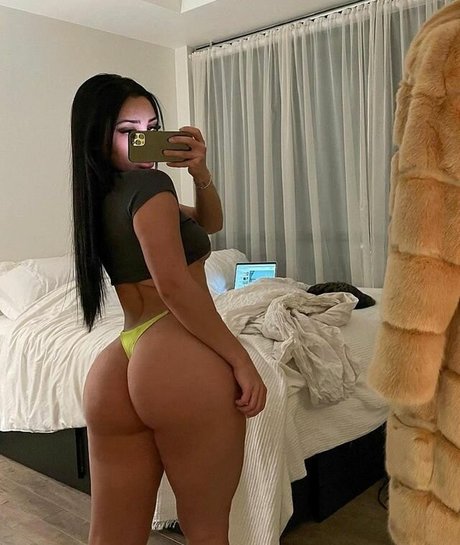 Kate Isobel Daisy nude onlyfans leaks