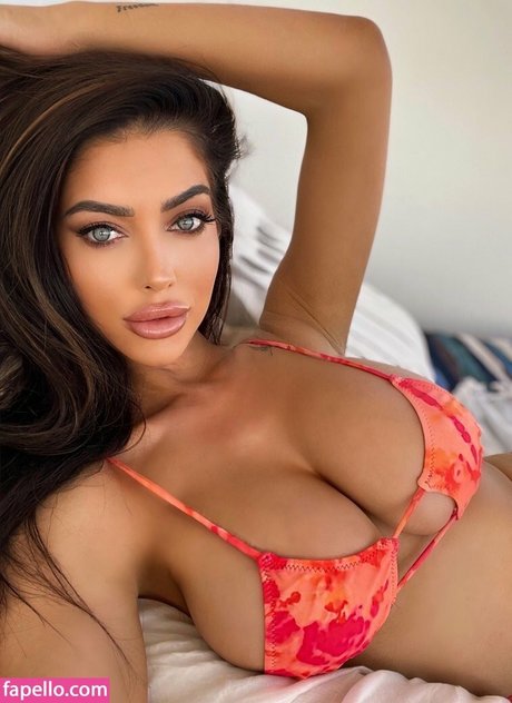 Kate Isobel Daisy naked onlyfans pics