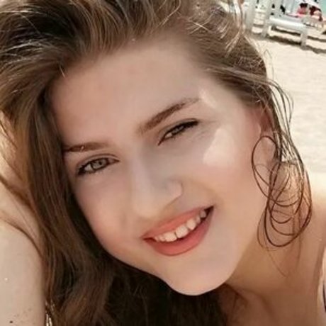 ale official100 onlyfans topless