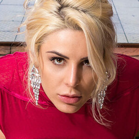 Caroline Junqueira onlyfans nudes leak