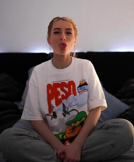 veylaneey onlyfans pics