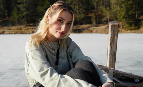 veylaneey onlyfans leaked.