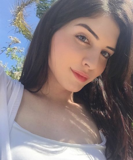 Angela Moraes onlyfans model photos