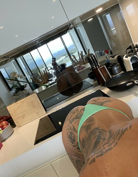 mega boobs onlyfans pretty frame