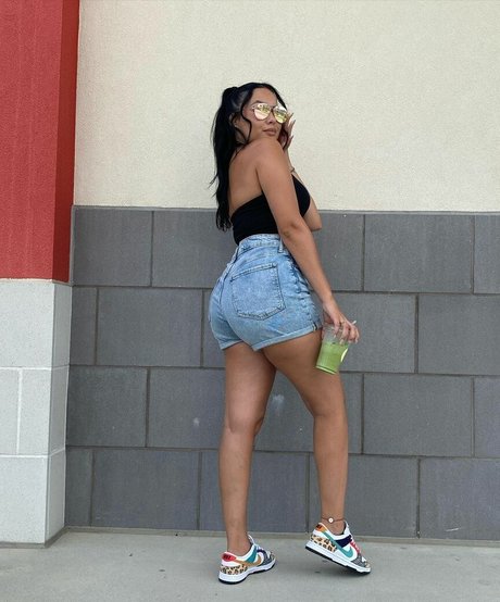 Alejandramariaxo onlyfans nude content