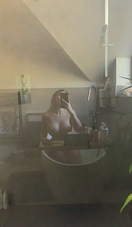 Hannah Shacklock onlyfans naked leaked