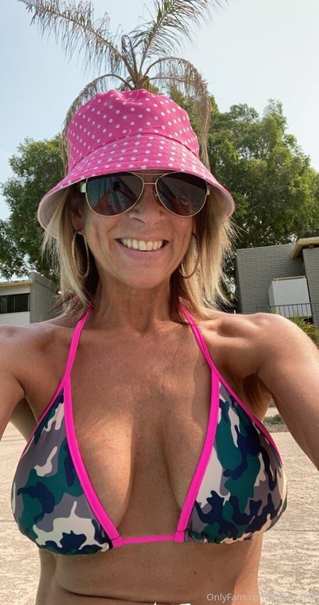 Kissedbyitaly420 naked onlyfans leaks