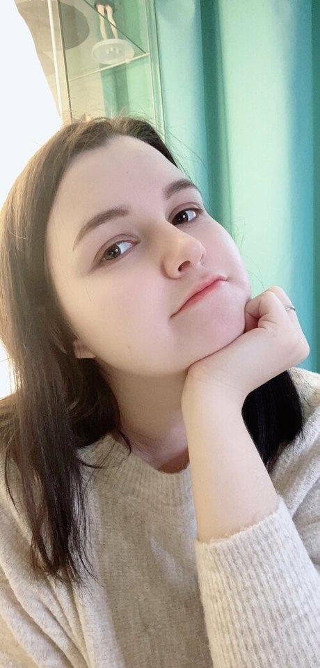 MintyMiyako  self-portrait