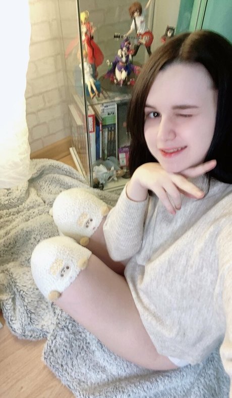 MintyMiyako onlyfans model photo