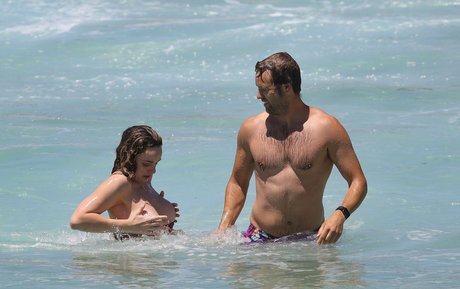 Bbie Chtfield onlyfans leak ass