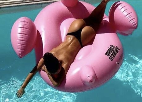 Julia Hofer onlyfans nude photos