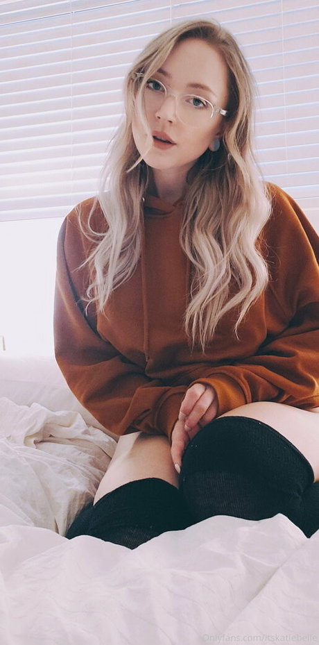 Katiebelle desnuda onlyfans