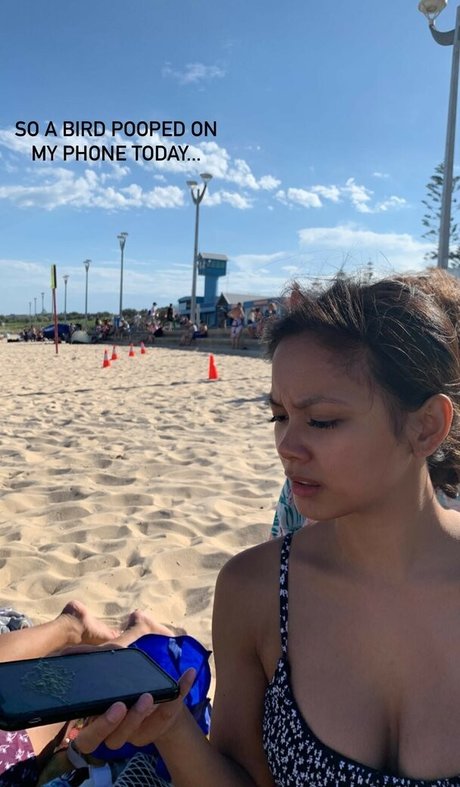 Ylona Garcia  images