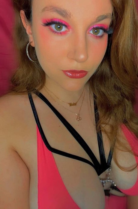 Carmen Curvy onlyfans pictures