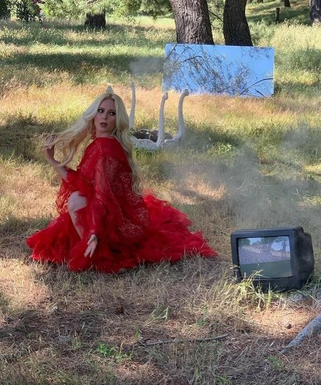 huge fake tits onlyfans porno slide