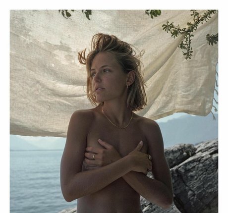 Chloe Kian onlyfans leaked tits