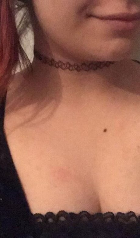 Saaricha topless onlyfans