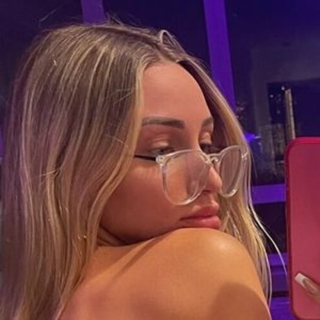 csarahhx onlyfans tits