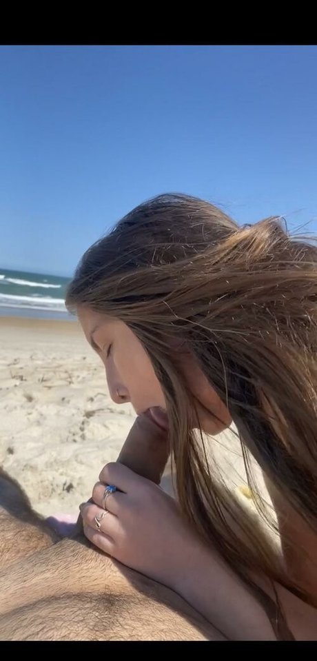 Petitekala is on onlyfans