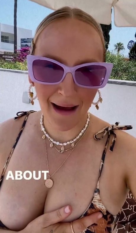 Helen Scott onlyfans leaked tits