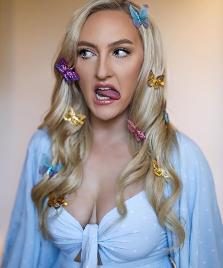 Helen Scott onlyfans nudes