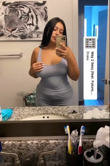 and onlyfans beautiful porn pic