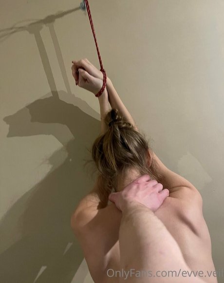 Evve Veil onlyfans nude photos