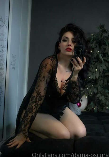 Dama Oscura onlyfans model