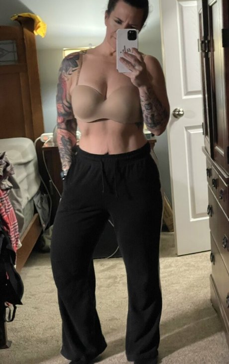 Holy Elle feet onlyfans