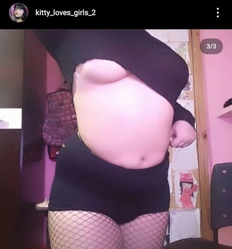Kitty Loves Girls 2 onlyfans nudes