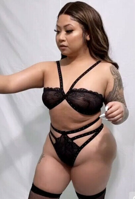 simplyyyj nude onlyfans leak