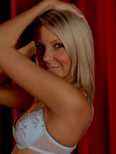 Carina Schwarz onlyfans leak fuck