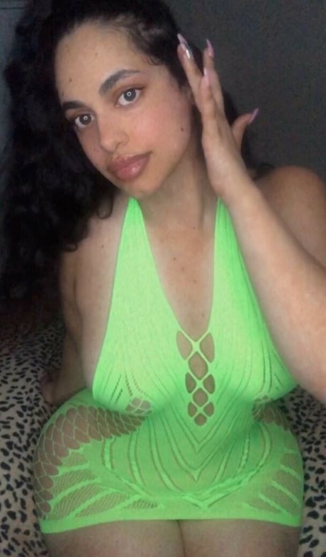 Razan Shihadeh onlyfans model photos
